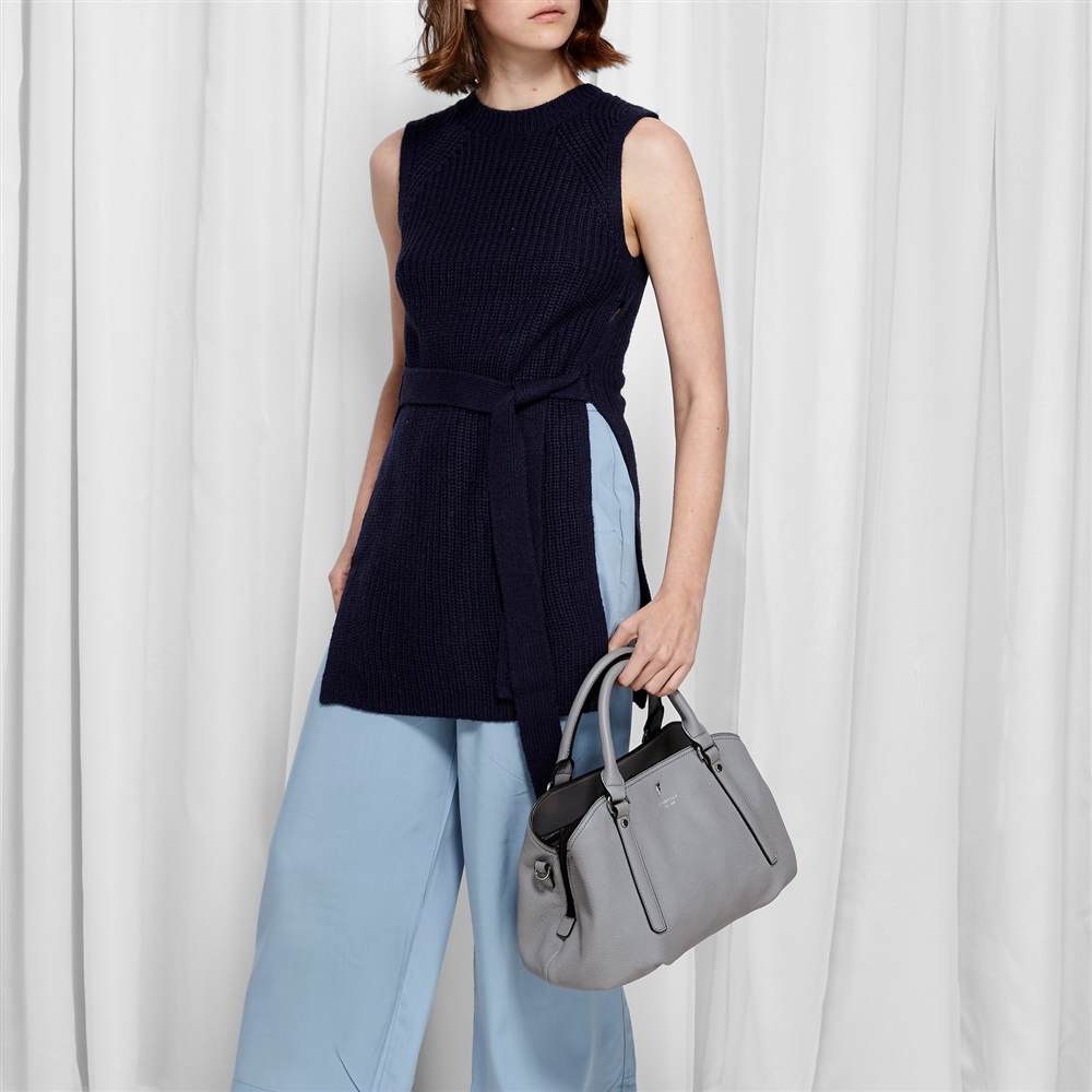 applique debossed floral large icon bag : dkny womenFiorelli Primrose Grab Bag Belgrave Grey Casual Mix Fiorelli Handbags applique debossed floral large icon bag : dkny womenFiorelli Primrose Grab Bag Belgrave Grey Casual Mix Fiorelli Handbags